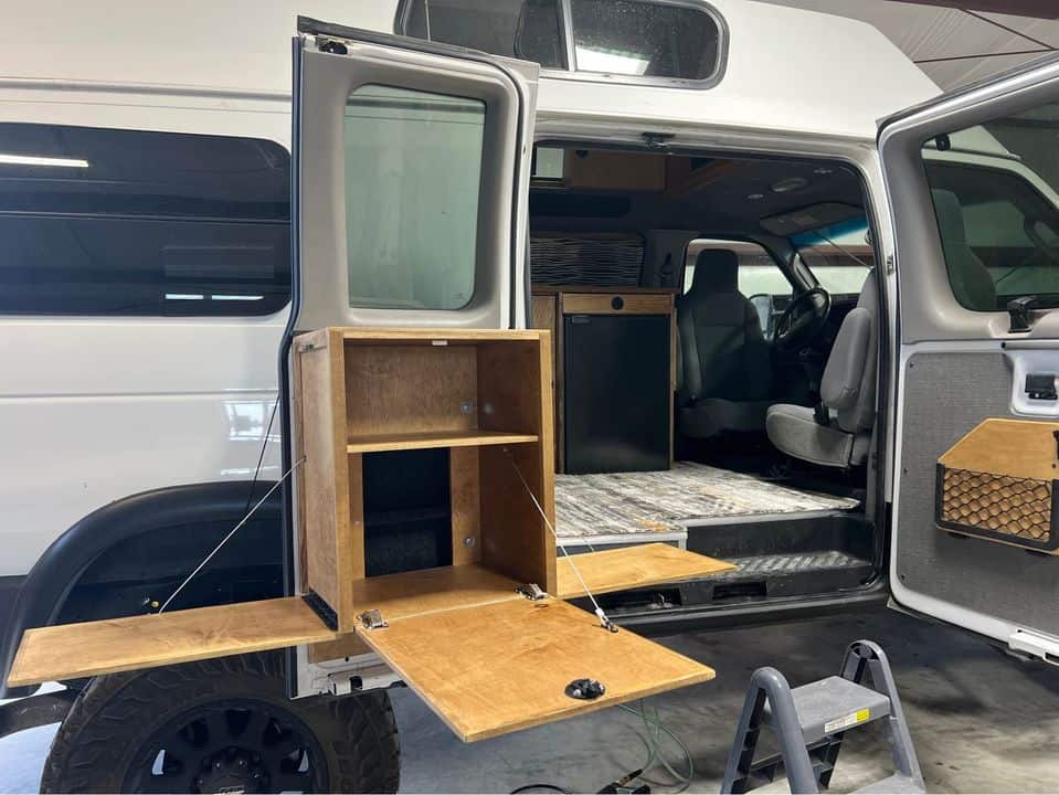 4X4 Campervan - Vanlife Trader