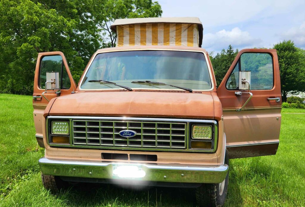 1988 Ford Econoline 2WD: “Lieutenant Van” - Vanlife Trader