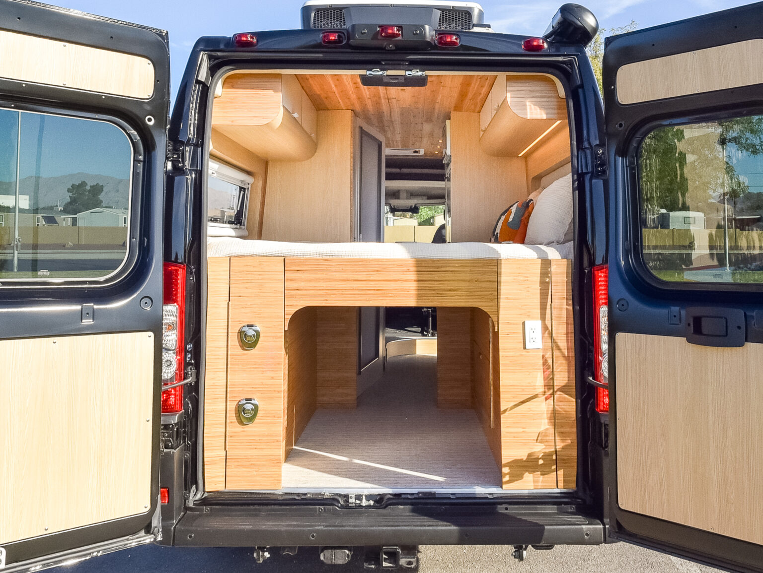 Vince | 2024 noovo | Camper Van Conversion - Vanlife Trader