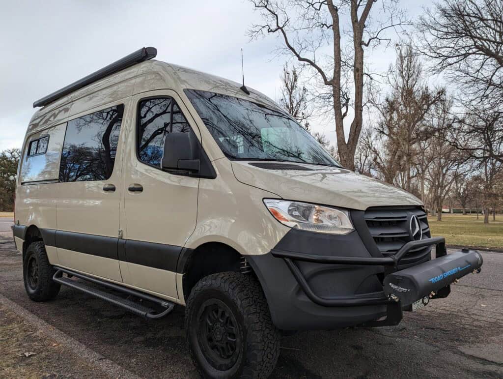 日*4様 【即日発送】TeamTransport Mercedes-Benz 4 1-van-1-1024x771.jpg