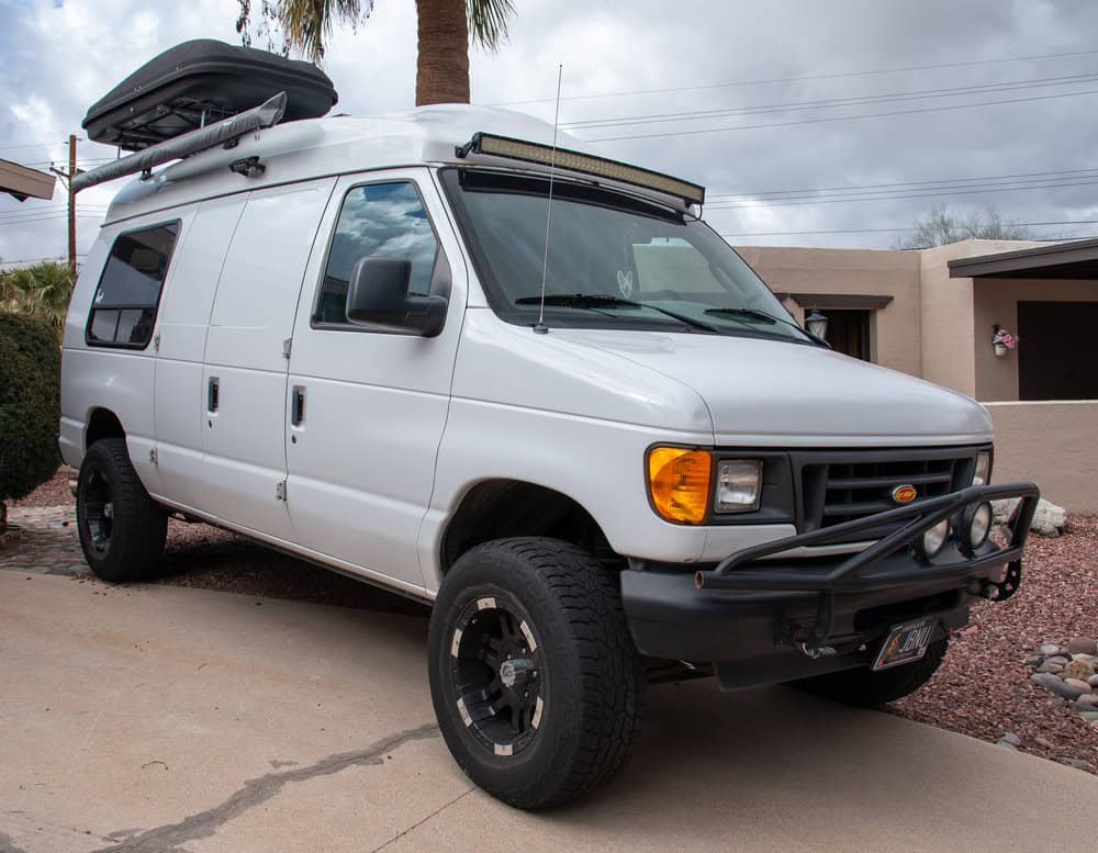 Camper van 2004 Ford E150 2WD Vanlife Trader