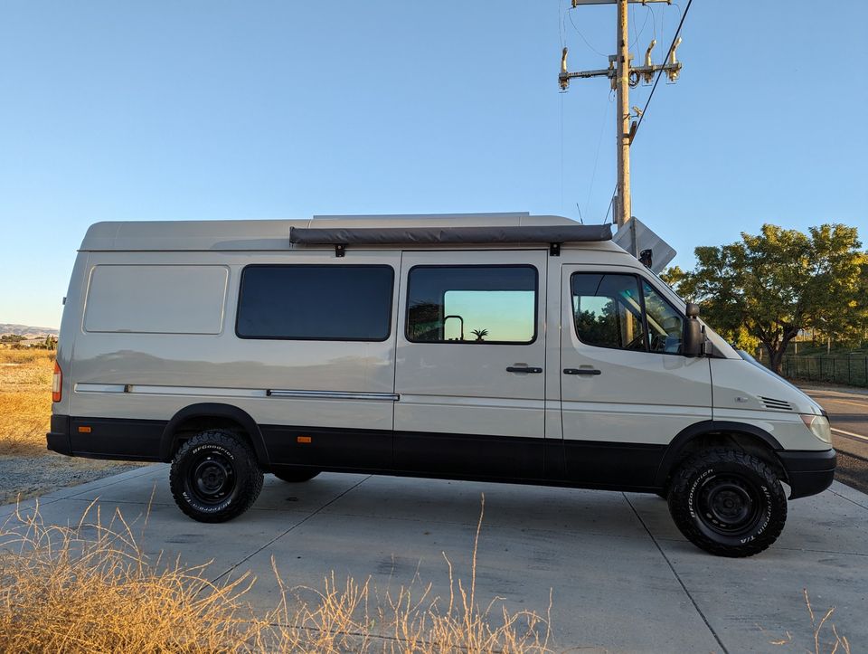 2006 Dodge Sprinter 2wd - Vanlife Trader