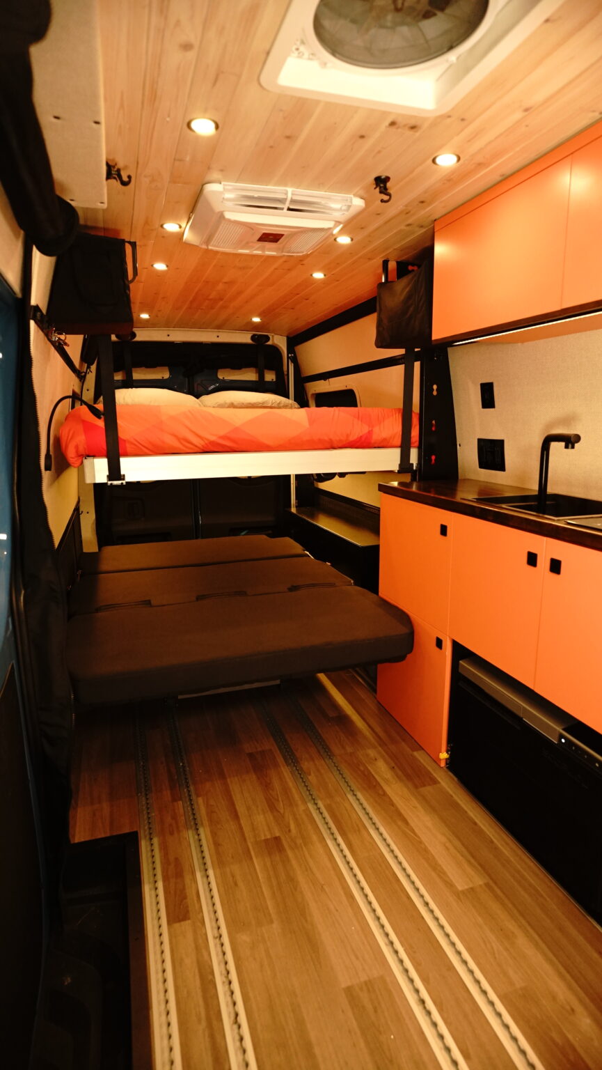 2022 Sprinter 4×4, Seat 5 Sleep 5 / Lift Bed / SeatBed / Off Grid AC ...