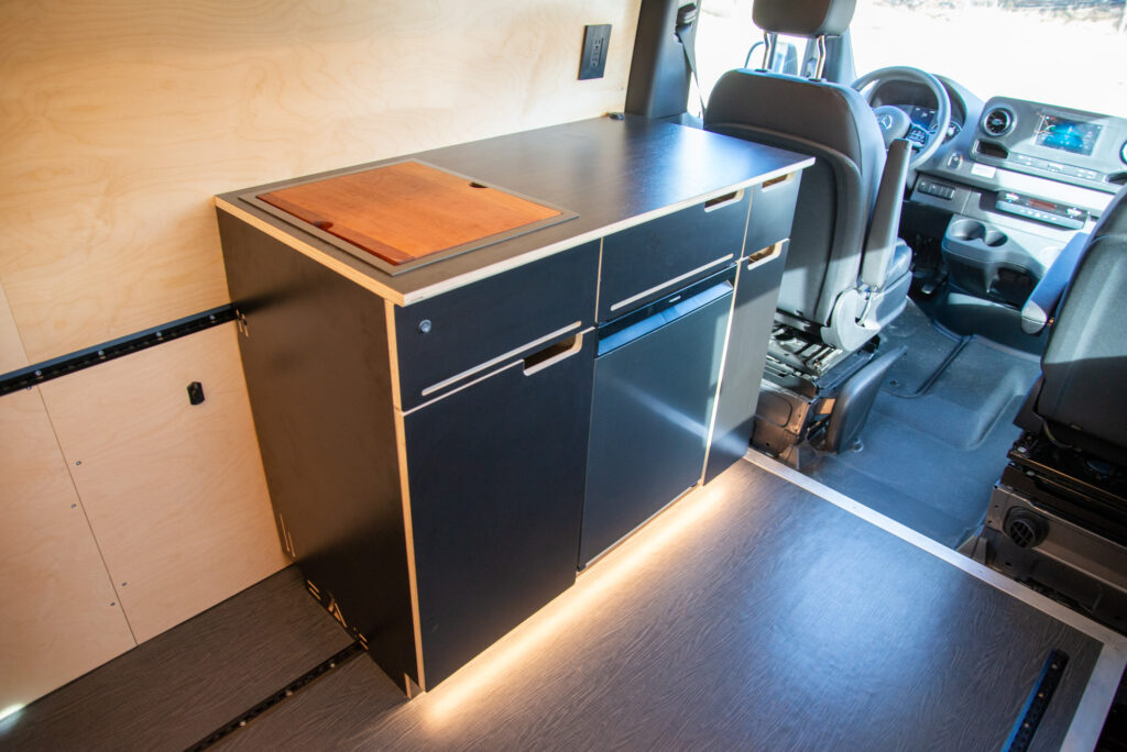 Mercedes Sprinter 4×4 – Venturhaus Modular Van System - Vanlife Trader