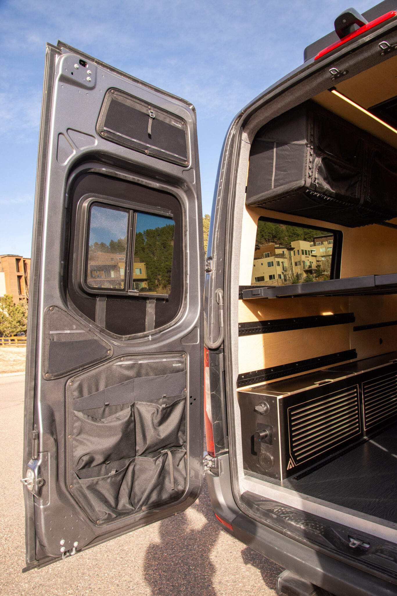 Mercedes Sprinter 4×4 – Venturhaus Modular Van System - Vanlife Trader