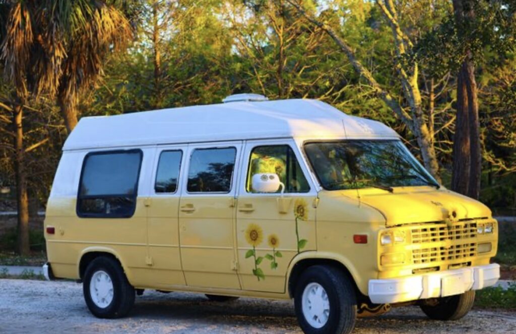 『VAN OLD YELLOW 28.5』 1995 Chevrolet Express 2WD - Vanlife Trader