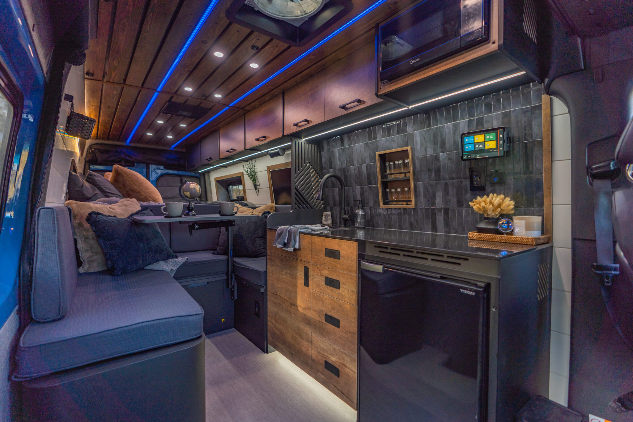 Summit Layout Val The Summit Layout (Model Van Displayed) - Vanlife Trader