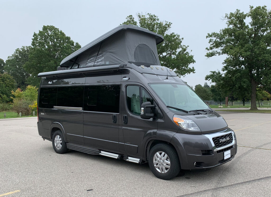 ドリショ4 ラントレ セミコンプ Premium 21ft fully loaded, sleeps 4 Roadtrek Zion Slumber