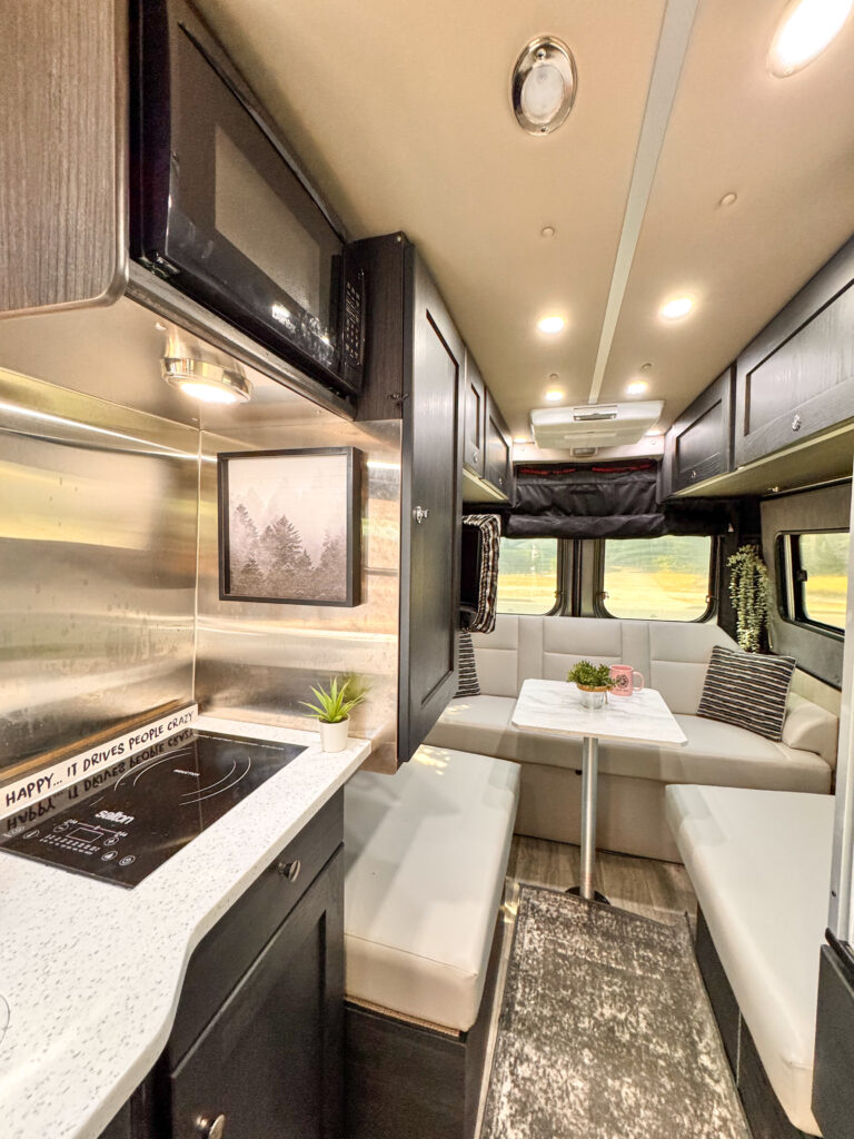 Premium 21ft fully loaded, sleeps 4 Roadtrek Zion Slumber