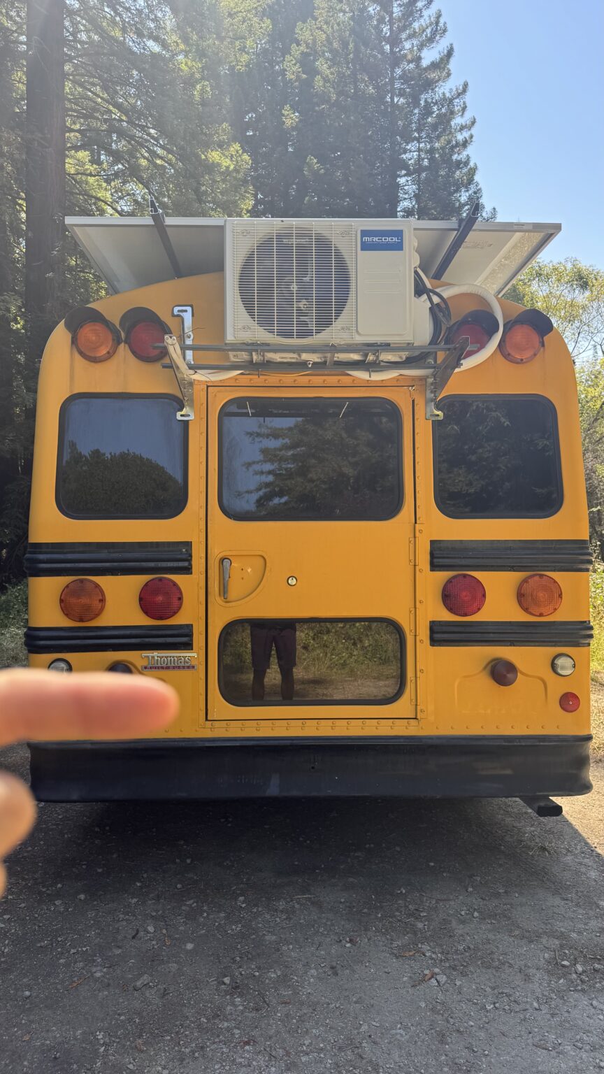 5 Window Bus Simple and robust 4 window short skoolie conversion fully offgrid ...